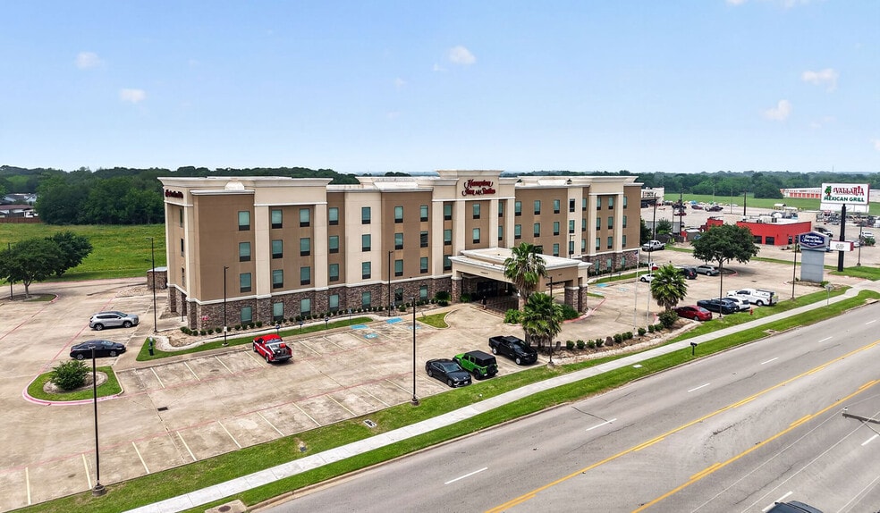 More Photos Of 4617 7th St, Bay City Hotel For Sale