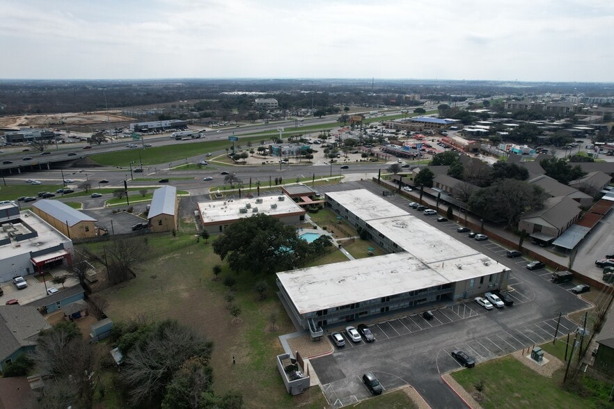 More Photos Of 1635 Aquarena Springs Dr, San Marcos Apartments For Lease