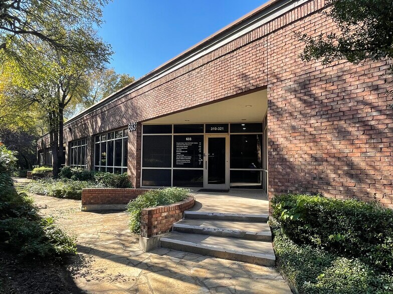More Photos Of 625 W Centerville Rd, Garland Office For Sale