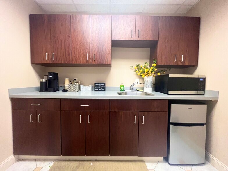 More Photos Of 27-31 Privet St, Pawtucket Manufacturing For Sale