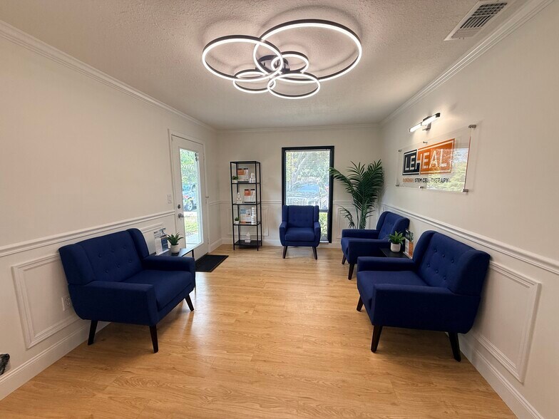 More Photos Of 156 Whitaker Rd, Lutz Medical For Lease