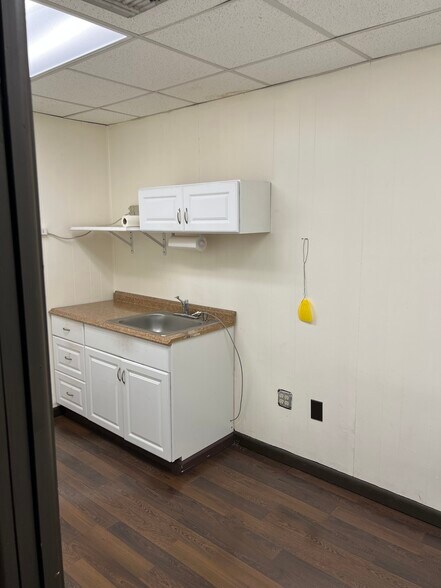 More Photos Of 5220 NW 72nd Ave, Miami Warehouse For Lease