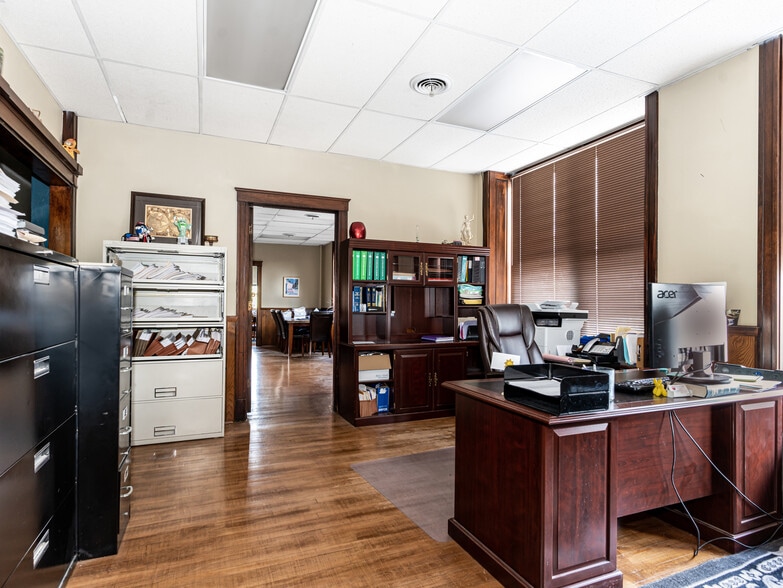 More Photos Of 628-630 Columbus St, Ottawa Loft Creative Space For Sale