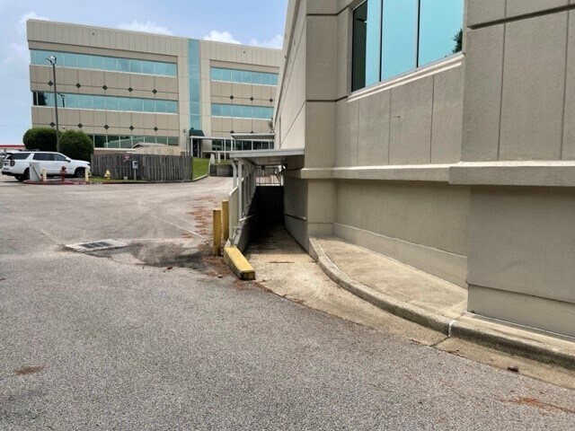 More Photos Of 1720B Medical Park Dr, Biloxi Hospital For Lease