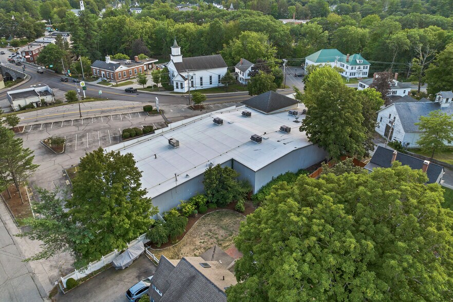 More Photos Of 15 Mont Vernon St, Milford Freestanding For Lease