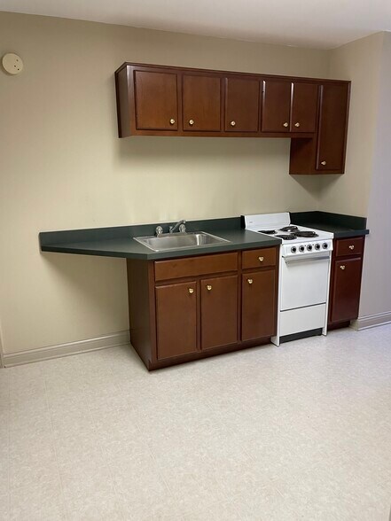 More Photos Of 102 Manor Ave, Bardstown Office For Sale