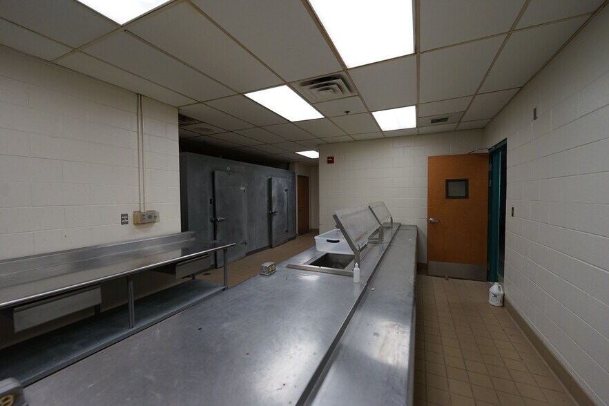 More Photos Of 1835 Treanor St, Saginaw Rehabilitation Center For Sale