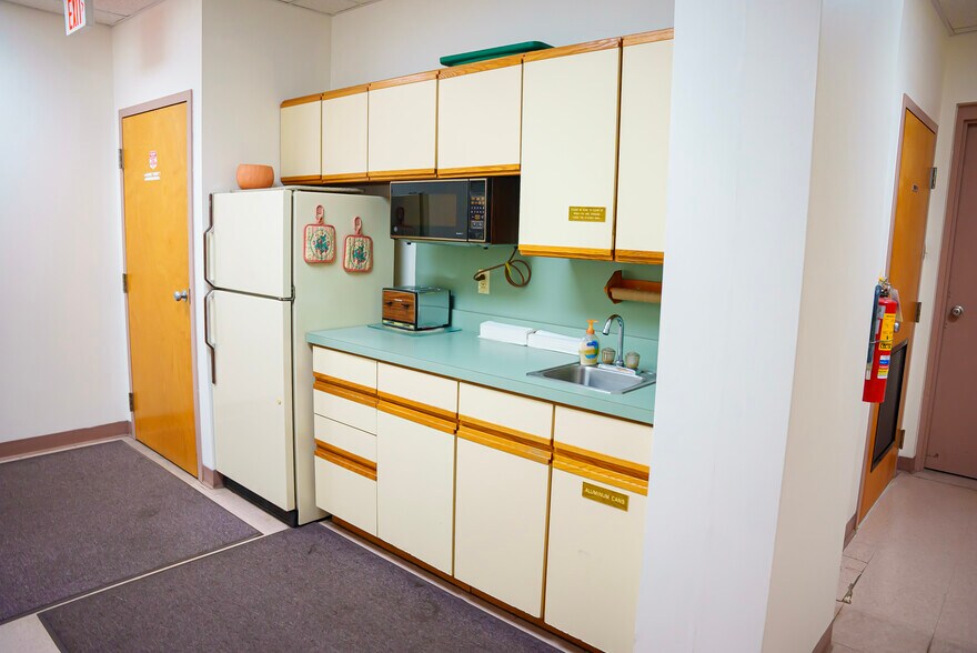 More Photos Of 1301 W Forest Grove Rd, Vineland Flex For Lease