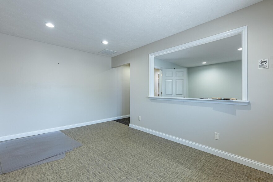 More Photos Of 1001 N County Road 25A, Troy Office For Sale