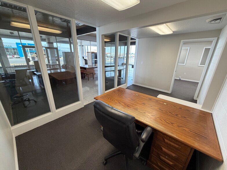 More Photos Of 153 35th St, Ogden Auto Dealership For Lease