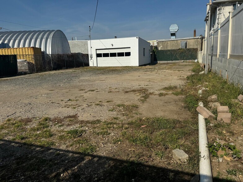 More Photos Of 34 Pearl st, Inwood Land For Lease