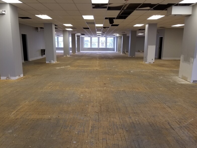More Photos Of 323 Columbia St, Lafayette Office For Lease