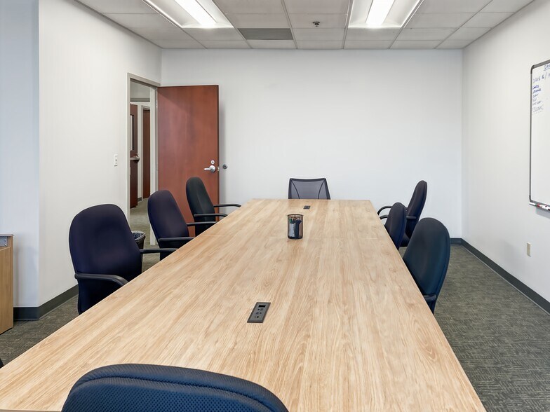 More Photos Of 44 Bearfoot Rd, Northborough Coworking Space