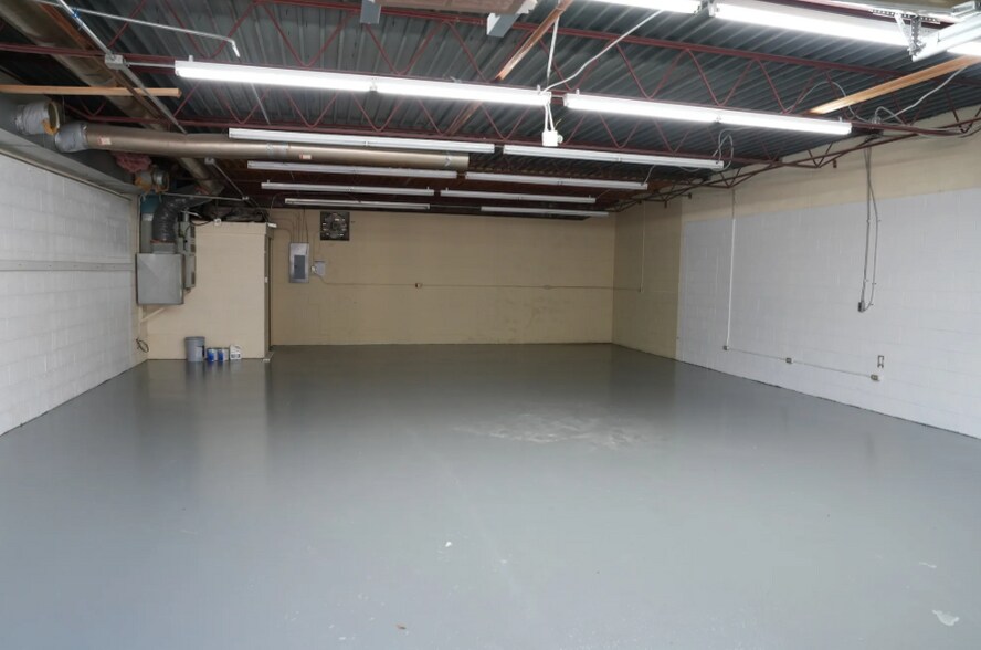 More Photos Of 5333 Secor Rd, Toledo Light Manufacturing For Lease