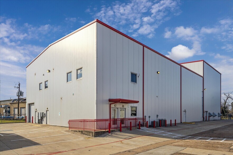 More Photos Of 1701-1707 Tidwell Rd, Houston Warehouse For Sale