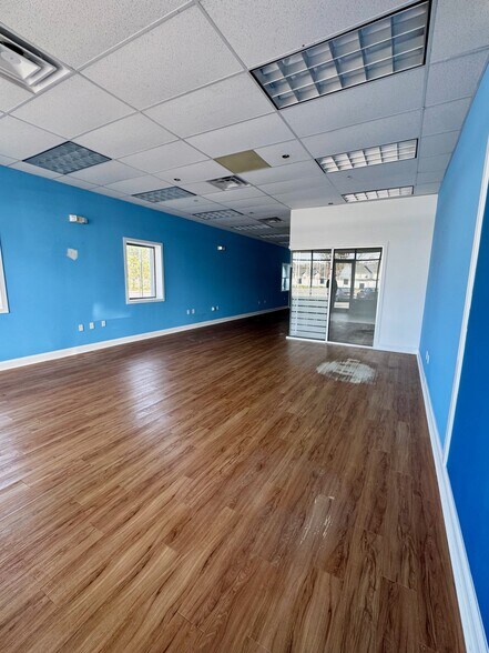 More Photos Of 19413 Jingle Shell Way, Lewes Storefront Retail Office For Lease