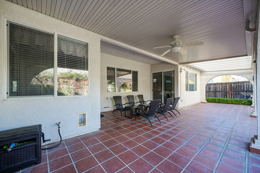 More Photos Of 9473 Heathman Way, Elk Grove Assisted Living For Sale