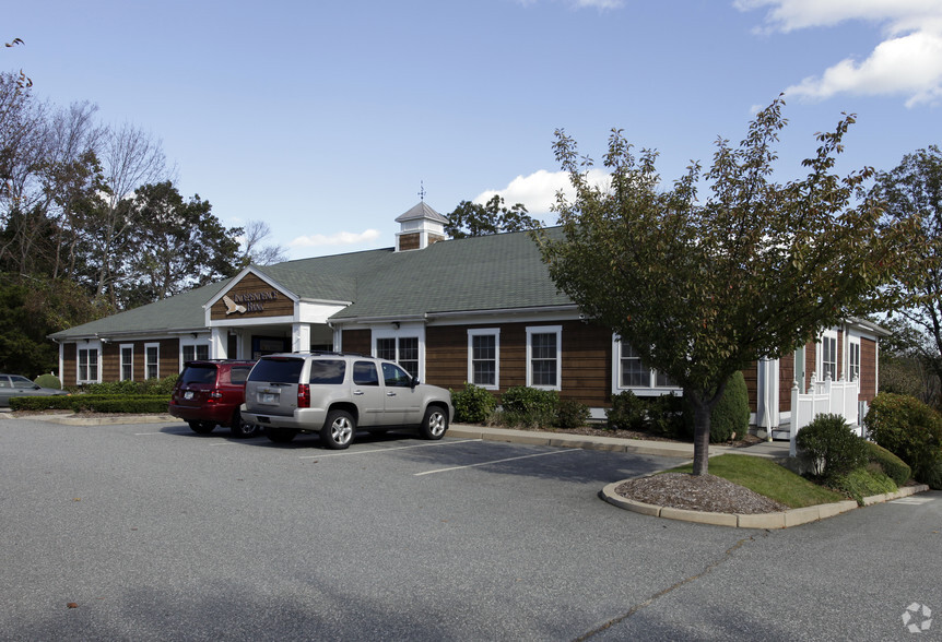 Primary Photo Of 1370 S County Trl, East Greenwich Medical For Lease