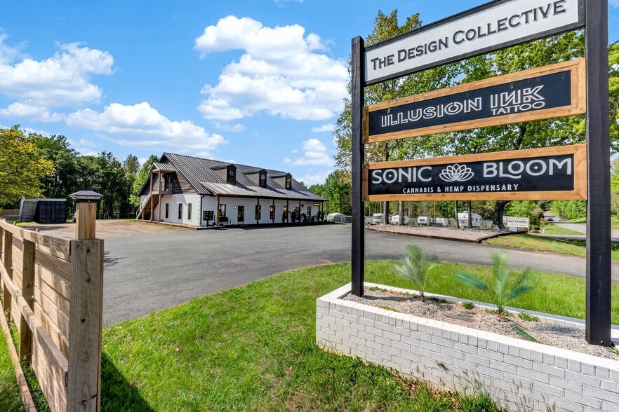 More Photos Of 3440 E Broad St, Statesville Office For Sale