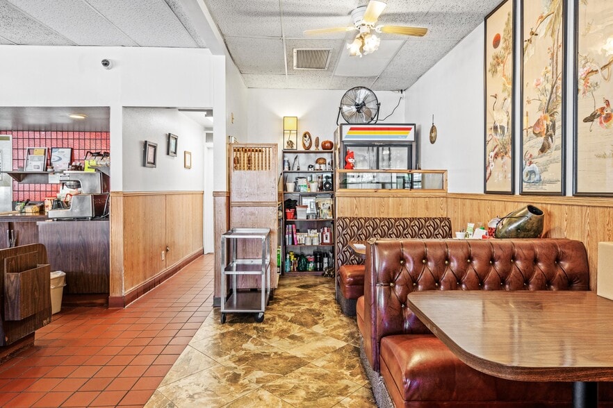 More Photos Of 116 W Ramsey St, Banning Restaurant For Sale