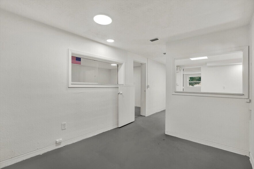 More Photos Of 6102 Indiana Ave, New Port Richey Office For Sale