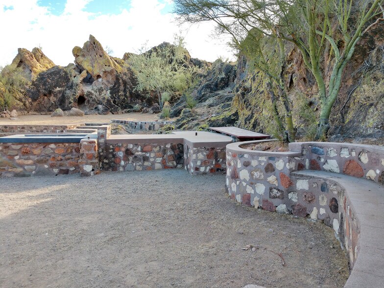 More Photos Of South of the SEC of US-60 & Flying E Ranch Rd @ Flying E Ranch Rd & US-60, Wickenburg Land For Sale