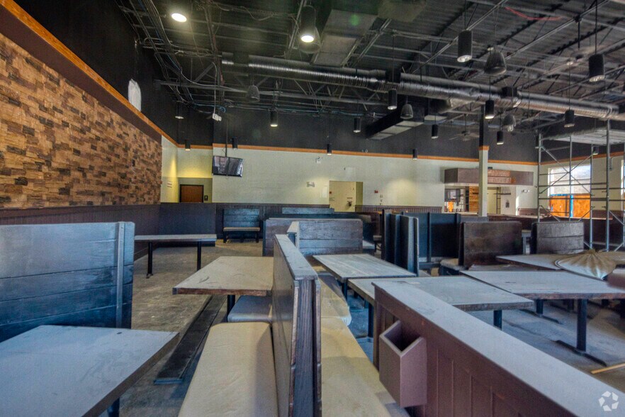 More Photos Of 13420-13458 Boyette Rd, Riverview Unknown For Lease