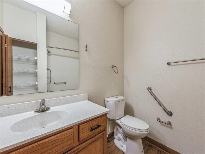 More Photos Of 110 E 1st St, Chaska Apartments For Lease