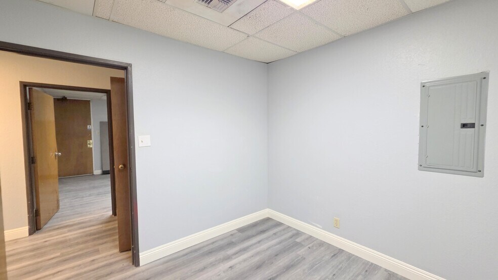 More Photos Of 647 E E St, Ontario Medical For Lease