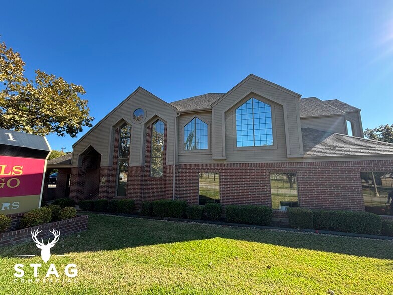 More Photos Of 701 Carroll Blvd, Denton Loft Creative Space For Lease