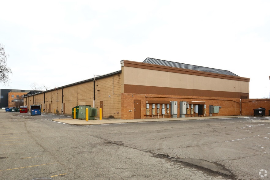 More Photos Of 7900-8000 Outer Rd, Detroit Unknown For Lease