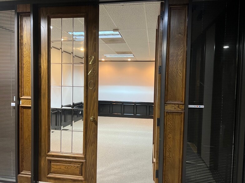 More Photos Of 3303 W FM-1960, Houston Medical For Lease