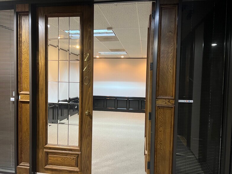 More Photos Of 3303 W FM-1960, Houston Medical For Lease