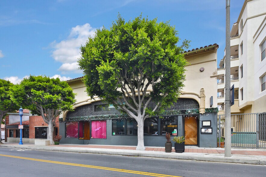 More Photos Of 1071-1073 Glendon Ave, Los Angeles Storefront Retail Office For Lease