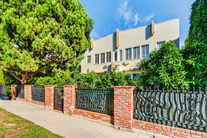 More Photos Of 822 Hayworth Ave, Los Angeles Apartments For Sale