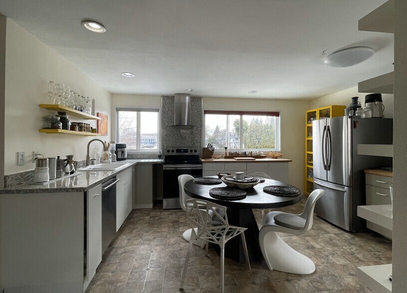 More Photos Of 300 NE 117th Ave, Vancouver Office Residential For Lease