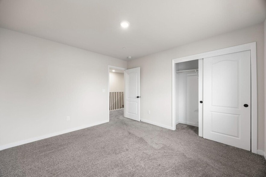 More Photos Of 930 W Alameda St, Manteca Apartments For Sale