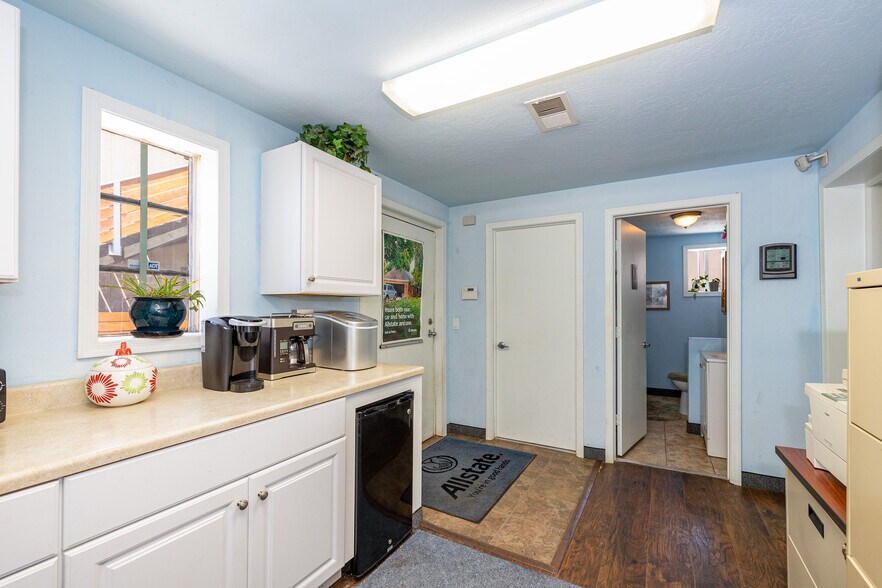 More Photos Of 116 S 1st St, Williams Office For Sale