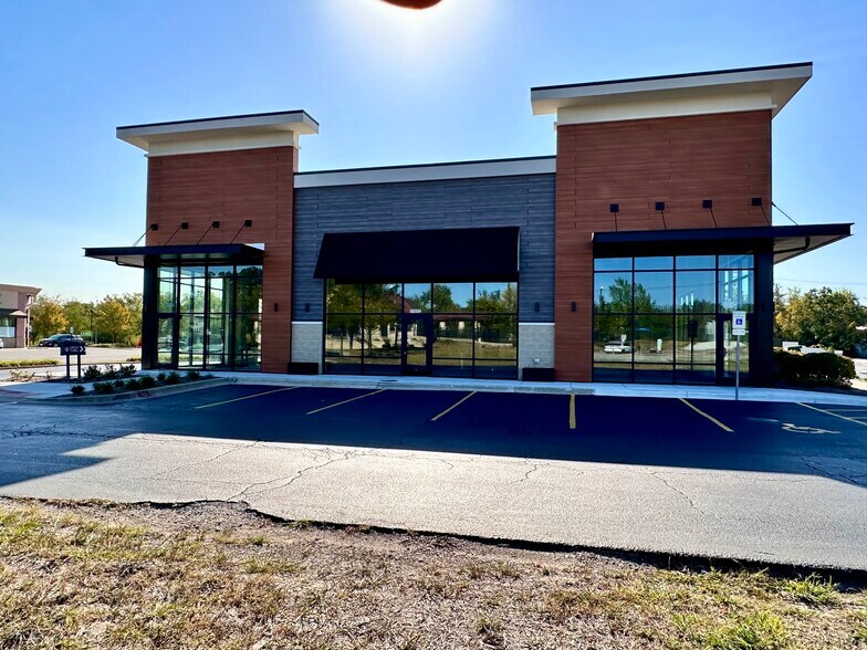 More Photos Of 15848 S Cicero Ave, Oak Forest Storefront For Lease