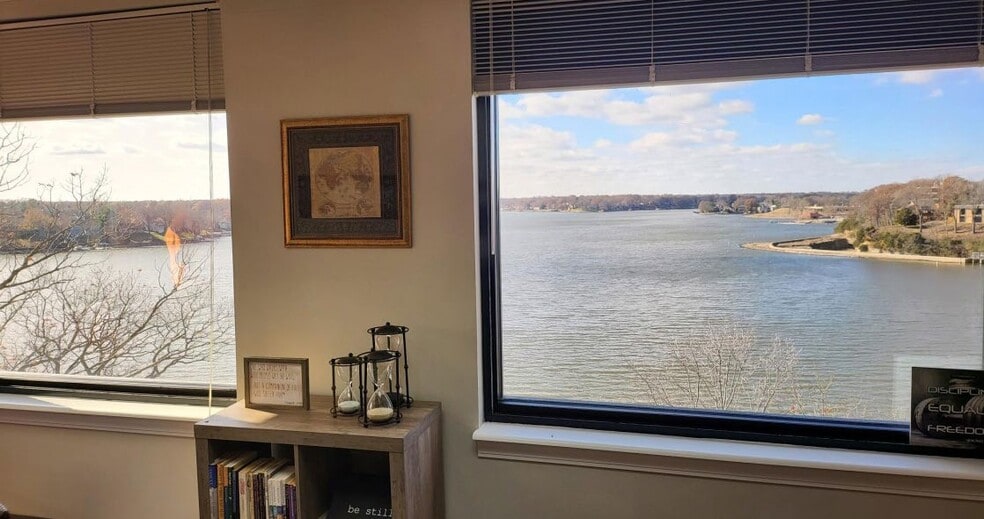 More Photos Of 1000 Edgewater Pt, Lake Saint Louis Office For Sale