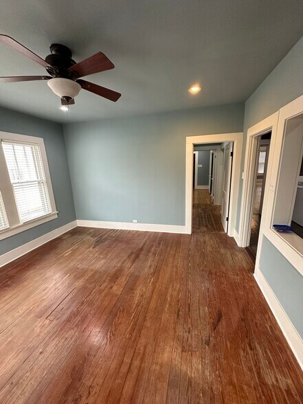 More Photos Of 1014 N Elm St, Denton Office Residential For Lease