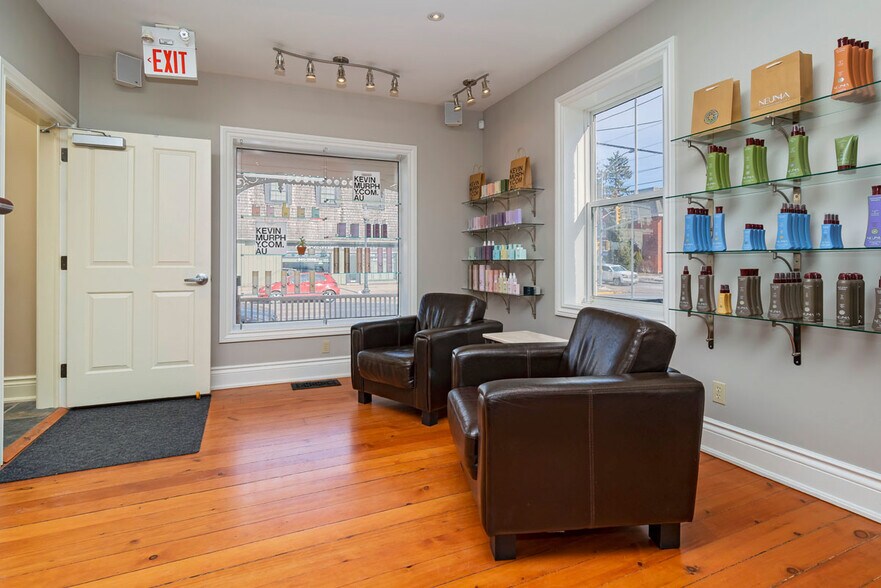 More Photos Of 6391 Main St, Whitchurch-Stouffville Storefront Retail Office For Lease