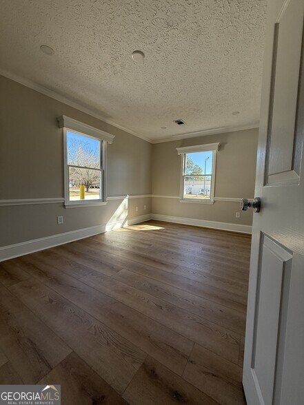 More Photos Of 1165 Cedar Shoals Dr, Athens Loft Creative Space For Lease