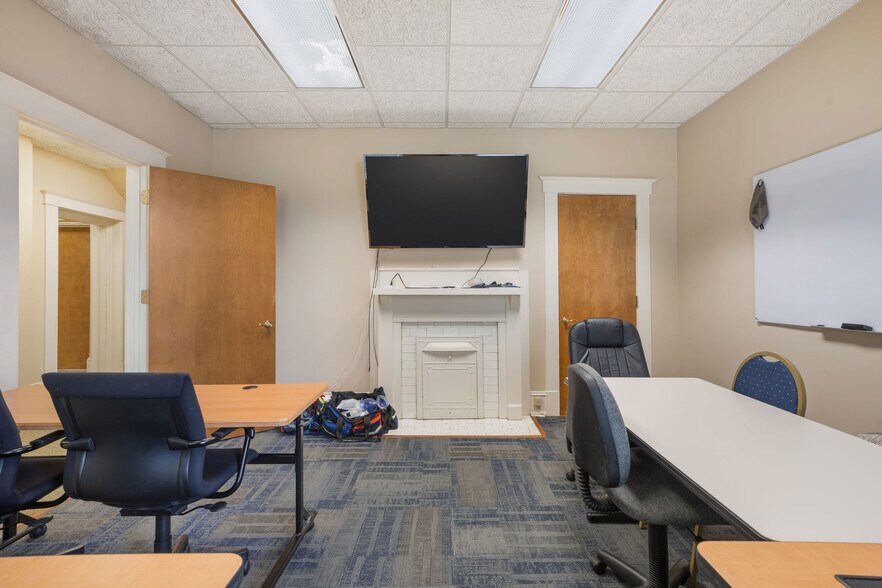 More Photos Of 720 North Ave, Macon-Bibb Office Residential For Sale