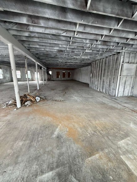 More Photos Of 116-118 W North St, Fostoria Storefront Retail Office For Sale