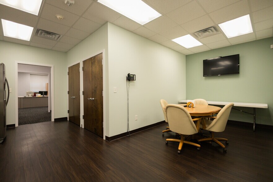 More Photos Of 190 Tenby Chase Dr, Delran Office For Lease