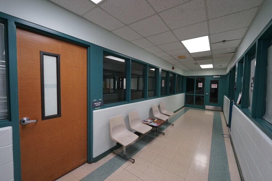 More Photos Of 1835 Treanor St, Saginaw Rehabilitation Center For Sale