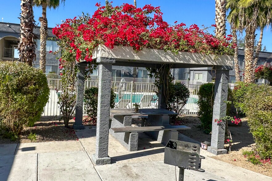 More Photos Of 2641 W Butler Dr, Phoenix Apartments For Sale