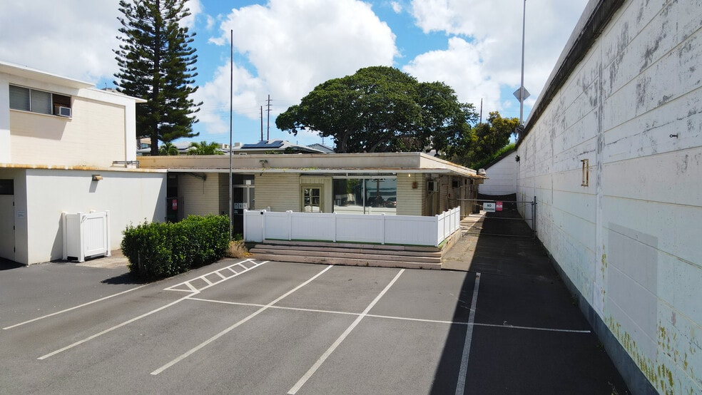 More Photos Of 1041 10th Ave, Honolulu Religious Facility For Lease