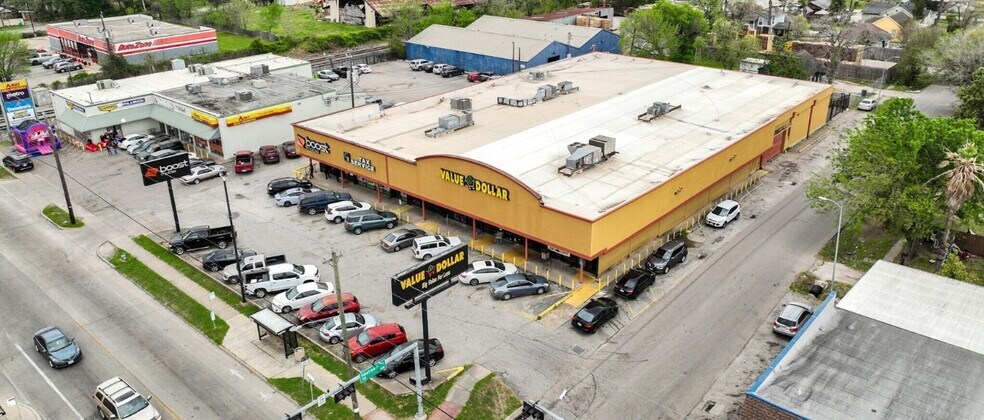Primary Photo Of 5811 Lyons Ave, Houston Freestanding For Lease